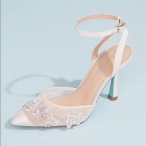 Blue by Betsy Johnson - Ivory Zola Wedding Pumps Size 9.5